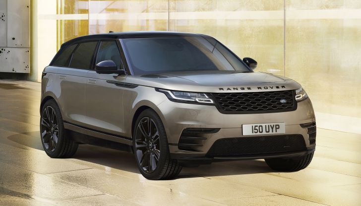Range Rover 2022: la Velar mild-hybrid riceve il pacchetto HST - Foto 5 di 7