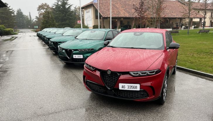 Alfa Romeo Tonale riceve il premio auto Più Bella del Web 2022 - Foto 4 di 15