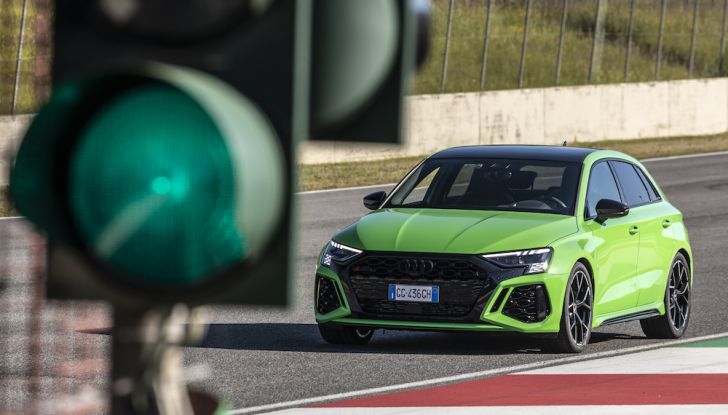 [VIDEO] Audi RS3 Sportback, prova in pista al Mugello: con l’RS Torque Splitter va anche di traverso! - Foto 4 di 28