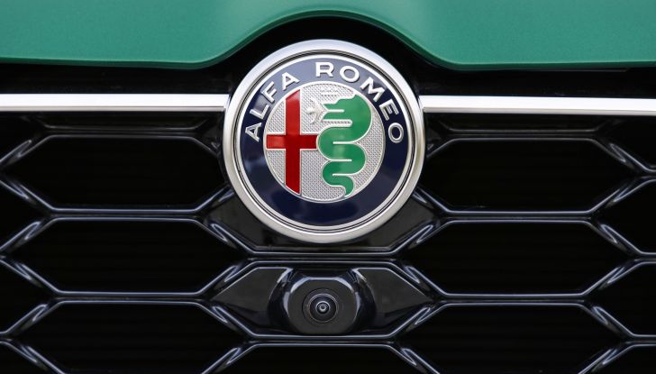 Alfa Romeo Tonale: ordini aperti per il diesel da 130 cavalli, prezzi da 35.500 Euro - Foto 42 di 47