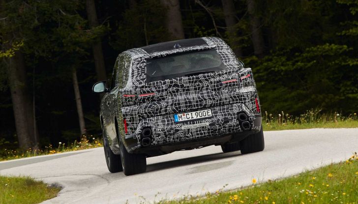 BMW XM: il nuovo SUV tedesco avrà un motore ibrido plug-in da oltre 650 CV - Foto 7 di 12