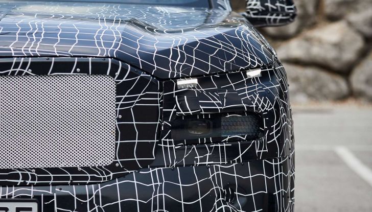 BMW XM: il nuovo SUV tedesco avrà un motore ibrido plug-in da oltre 650 CV - Foto 9 di 12