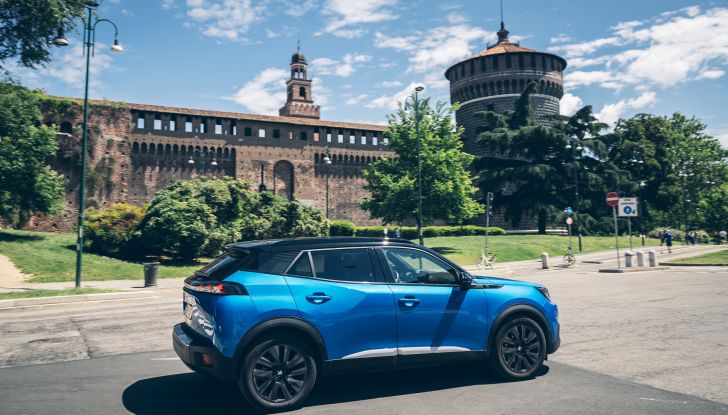 Hertz punta sulle auto elettriche e amplia la propria gamma da noleggio - Foto 8 di 9