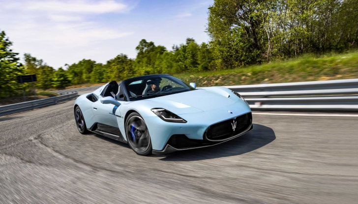 Mille Miglia 2023: presente al via anche una Maserati MC20 a guida autonoma - Foto 3 di 16