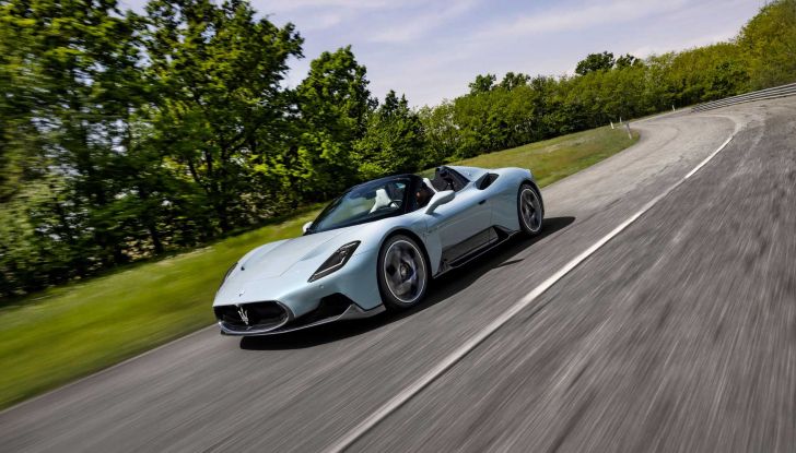 Mille Miglia 2023: presente al via anche una Maserati MC20 a guida autonoma - Foto 4 di 16