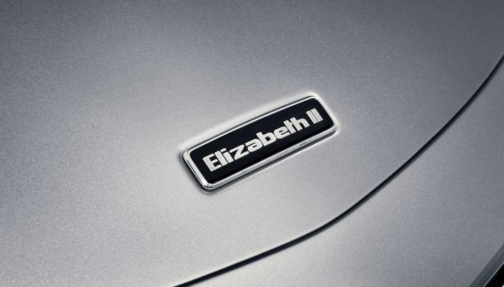 McLaren Artura: la supercar ibrida rende onore alla regina Elisabetta II - Foto 2 di 3