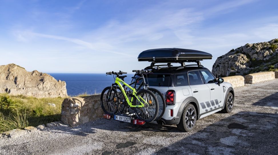 Mini Cooper S Countryman All4: il listino accessori comprende anche una  tenda da campeggio - Infomotori