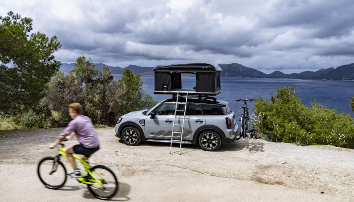 Mini Cooper S Countryman All4: il listino accessori comprende anche una  tenda da campeggio - Infomotori