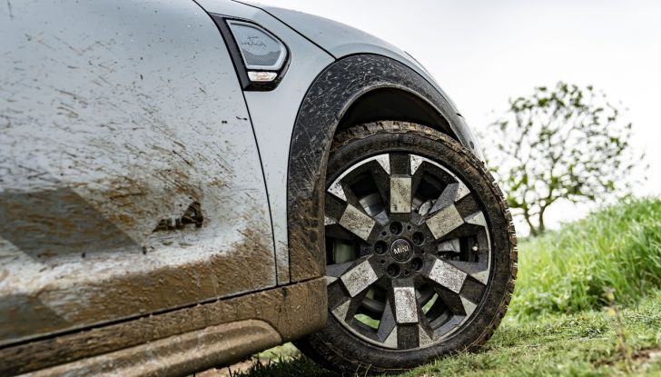 Mini Cooper S Countryman All4: il listino accessori comprende anche una tenda da campeggio - Foto 9 di 9