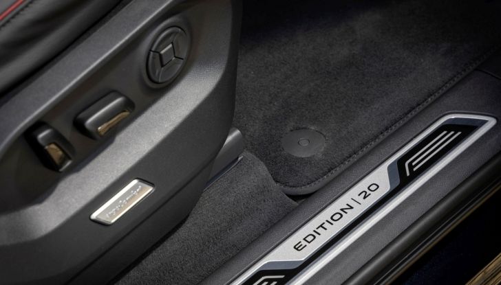 Volkswagen Touareg: a metà giugno arriva la versione speciale “Edition 20” - Foto 9 di 10