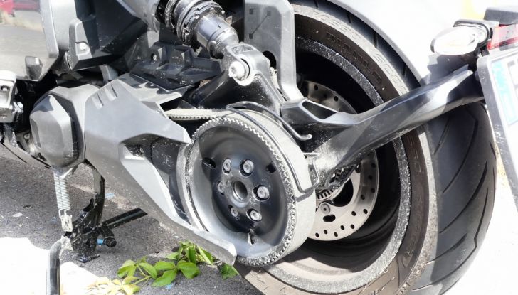 BMW CE04: test ride del nuovo scooter elettrico - Foto 20 di 51