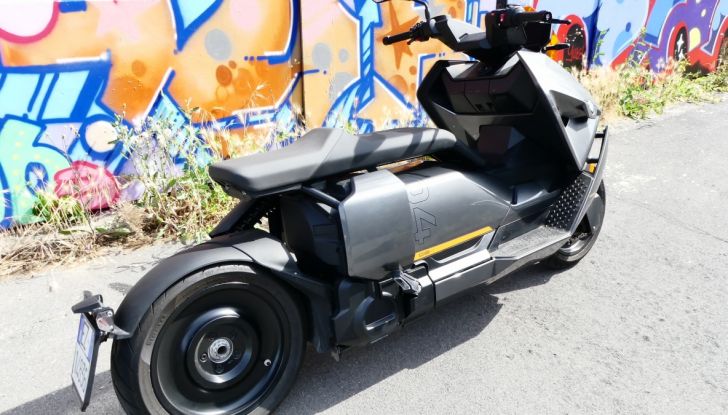 BMW CE04: test ride del nuovo scooter elettrico - Foto 8 di 51