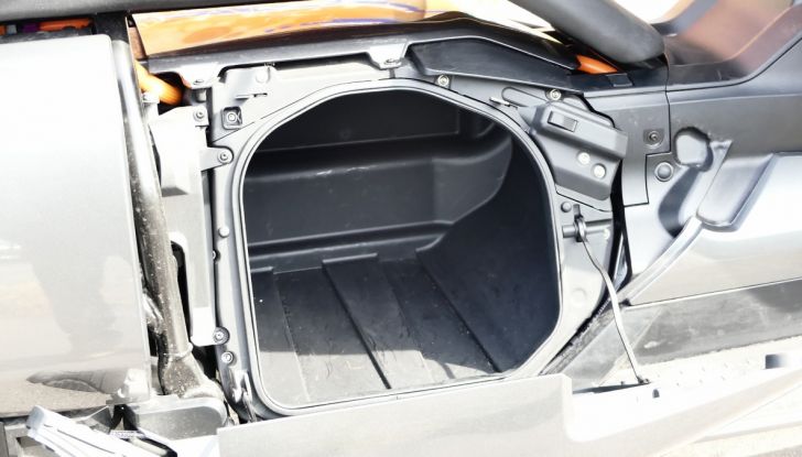 BMW CE04: test ride del nuovo scooter elettrico - Foto 11 di 51