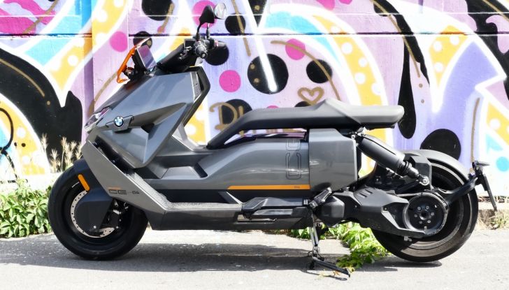 BMW CE04: test ride del nuovo scooter elettrico - Foto 21 di 51