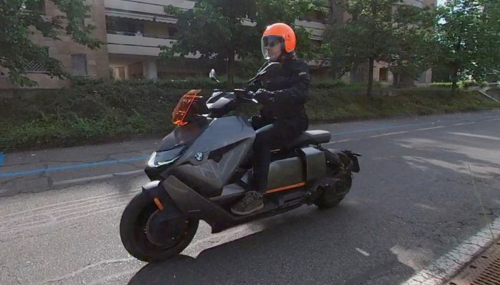 BMW CE04: test ride del nuovo scooter elettrico - Foto 51 di 51