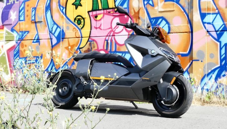 BMW CE04: test ride del nuovo scooter elettrico - Foto 5 di 51