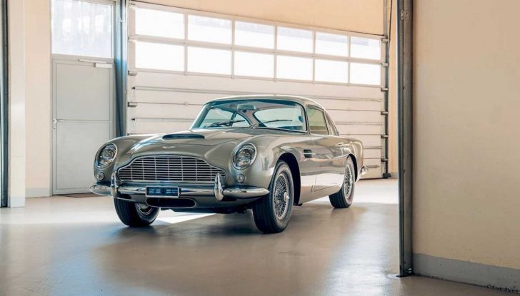 All’asta l’Aston Martin DB5 di James Bond: quale sarà il suo prezzo? - Foto 4 di 11