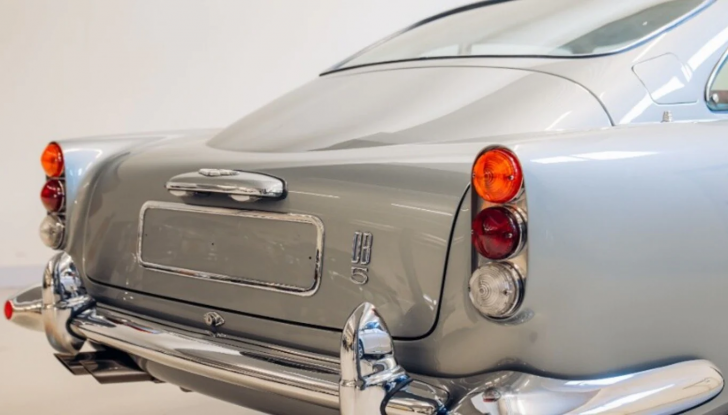 All’asta l’Aston Martin DB5 di James Bond: quale sarà il suo prezzo? - Foto 8 di 11