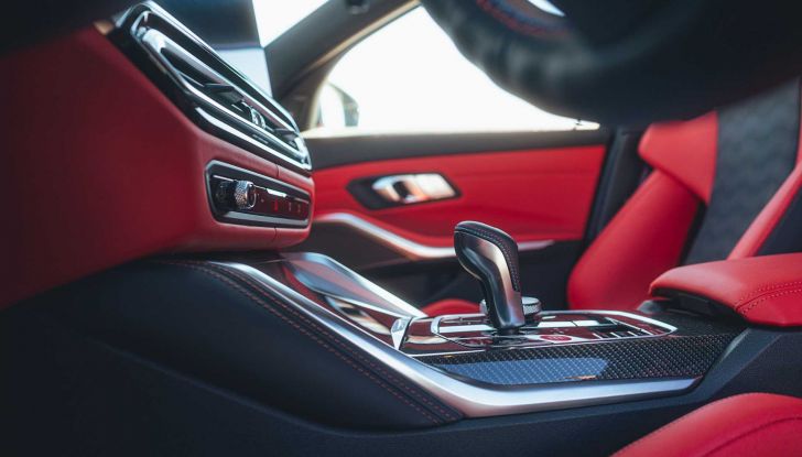 BMW M3 Competition Touring: la station-wagon tedesca diventa “da sparo”! - Foto 14 di 17