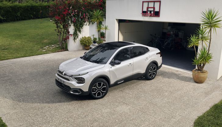 Citroen C4 X: il nuovo crossover (anche elettrico) debutta a inizio 2023 - Foto 3 di 12
