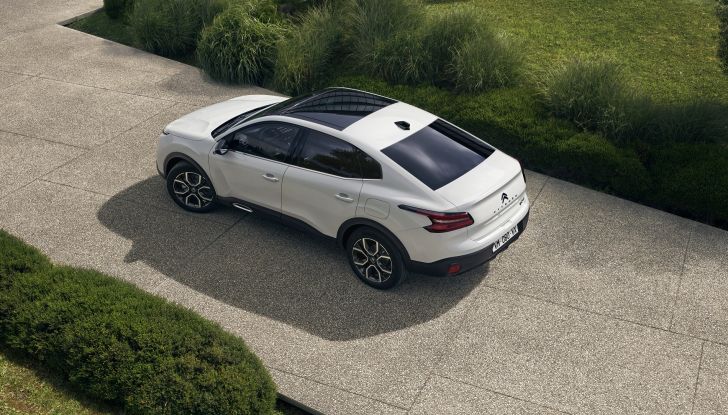 Citroen C4 X: il nuovo crossover (anche elettrico) debutta a inizio 2023 - Foto 4 di 12