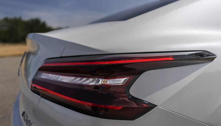 Citroen C4 X: il nuovo crossover (anche elettrico) debutta a inizio 2023 - Foto 8 di 12