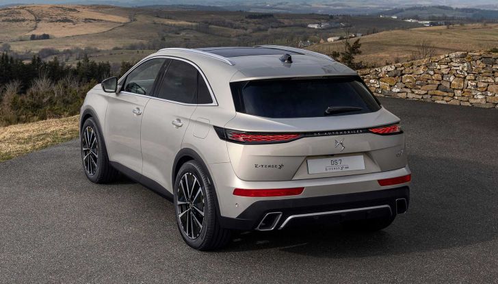 Nuovo DS7 2022: prezzi, motori e allestimenti del SUV francese provato su strada - Foto 7 di 17