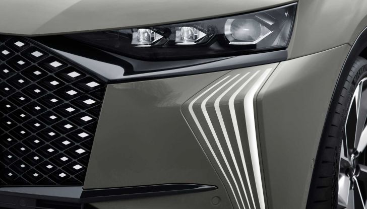Nuovo DS7 2022: prezzi, motori e allestimenti del SUV francese provato su strada - Foto 9 di 17