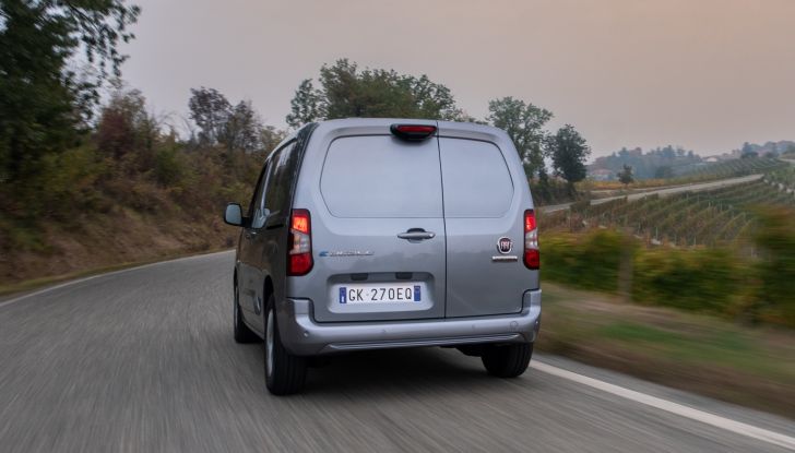 Fiat E-Doblò 2023: spazio per tutti e autonomia elettrica fino a 280 km in città - Foto 27 di 30