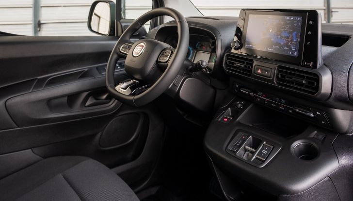 Fiat E-Doblò 2023: spazio per tutti e autonomia elettrica fino a 280 km in città - Foto 28 di 30