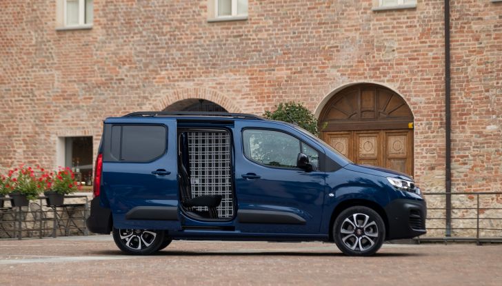 Fiat E-Doblò 2023: spazio per tutti e autonomia elettrica fino a 280 km in città - Foto 17 di 30