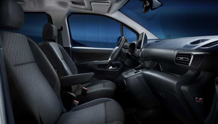 Fiat E-Doblò 2023: spazio per tutti e autonomia elettrica fino a 280 km in città - Foto 9 di 30