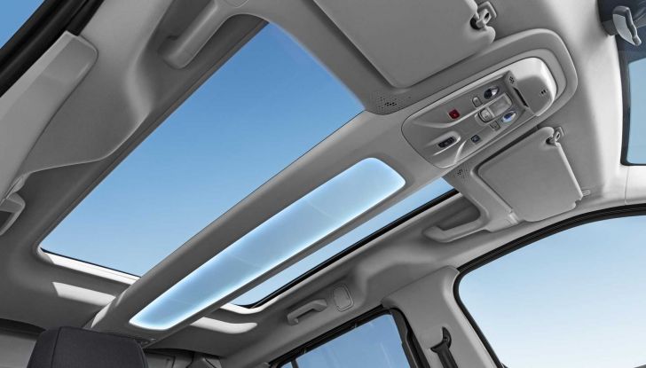 Fiat E-Doblò 2023: spazio per tutti e autonomia elettrica fino a 280 km in città - Foto 11 di 30