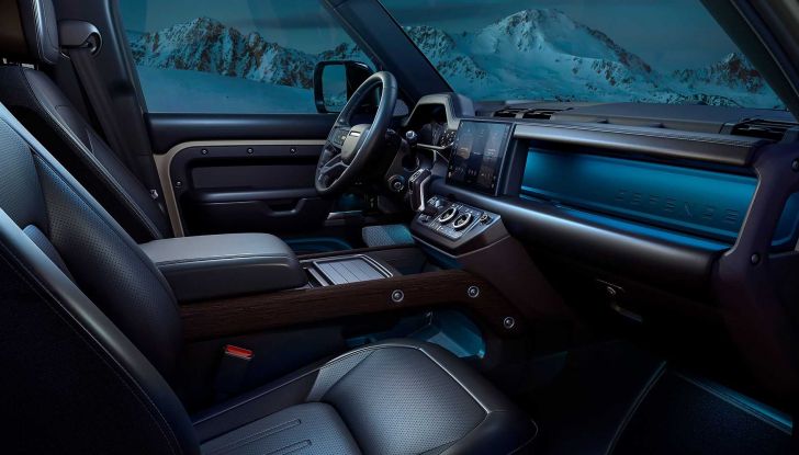 Land Rover Defender: la versione elettrica debutta nel 2025 - Foto 11 di 12