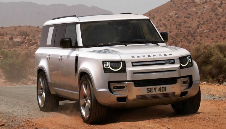 Land Rover Defender: la versione elettrica debutta nel 2025 - Foto 4 di 12