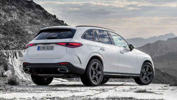 Nuova Mercedes GLC: la seconda generazione è solo ibrida, anche plug-in - Foto 10 di 23