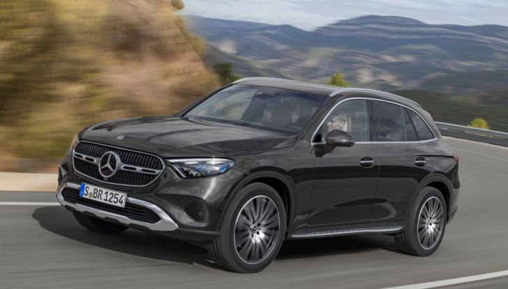 Nuova Mercedes GLC: la seconda generazione è solo ibrida, anche plug-in - Foto 13 di 23