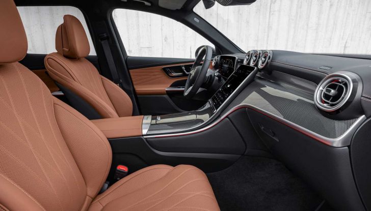 Nuova Mercedes GLC: la seconda generazione è solo ibrida, anche plug-in - Foto 22 di 23