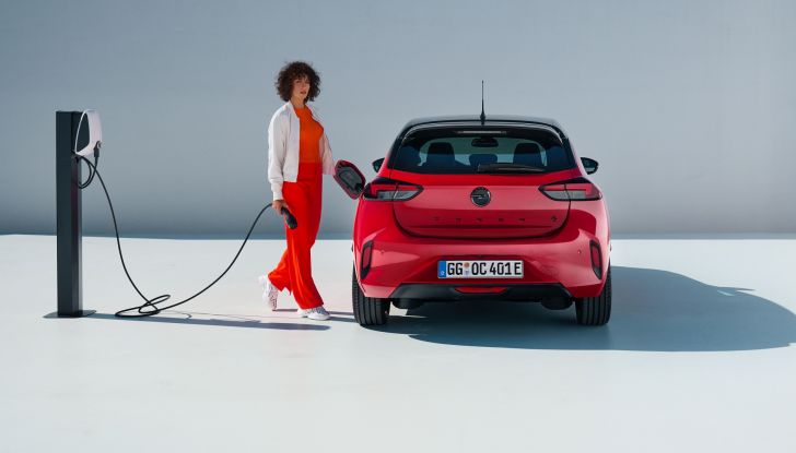 Opel Corsa 40 Years: ecco la serie speciale che festeggia i suoi 40 anni - Foto 12 di 15