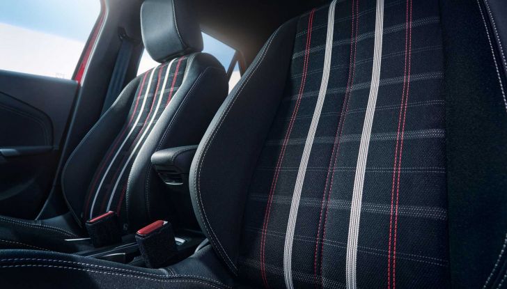 Opel Corsa 40 Years: ecco la serie speciale che festeggia i suoi 40 anni - Foto 6 di 15