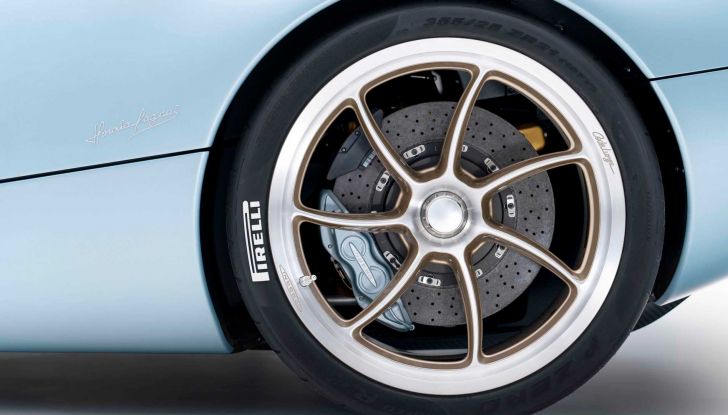 Pagani Huayra Codalunga: one-off in cinque esemplari da 7 milioni di Euro - Foto 6 di 12