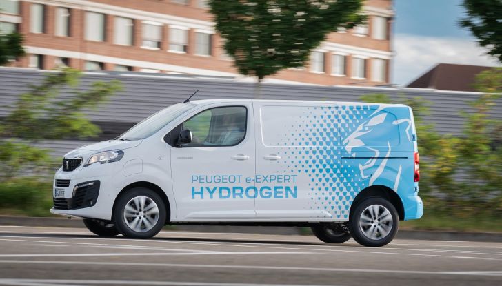 Peugeot e-Expert Hydrogen: il furgone francese passa all’idrogeno fuel-cell - Foto 2 di 10