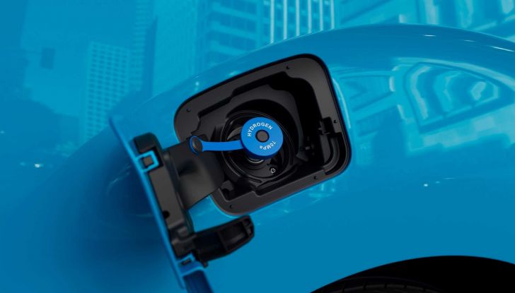 Peugeot e-Expert Hydrogen: il furgone francese passa all’idrogeno fuel-cell - Foto 7 di 10