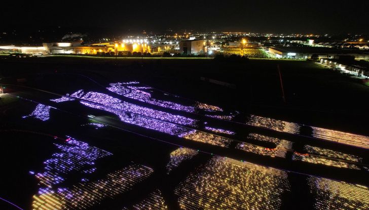 Fiorano da Guinness World Record: la pista Ferrari illumina la “Notte Rossa” - Foto 2 di 9