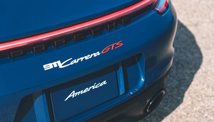 Porsche 911 Carrera GTS: la Cabriolet America Edition ha il cambio manuale - Foto 9 di 16