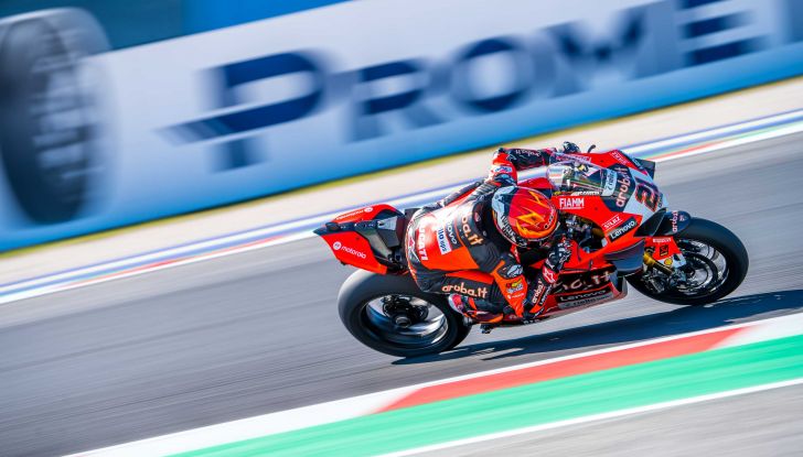 WSBK Misano 2022: Alvaro Bautista vince con la Ducati e fugge nel Mondiale - Foto 11 di 42