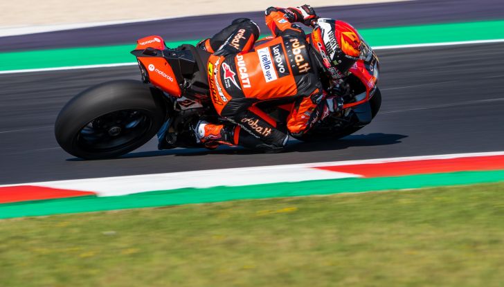 WSBK Misano 2022: Alvaro Bautista vince con la Ducati e fugge nel Mondiale - Foto 12 di 42