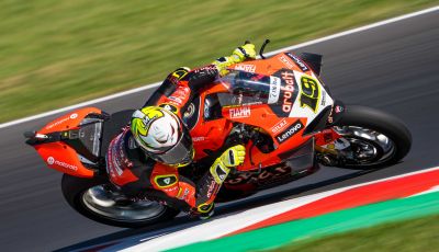 WSBK Misano 2022: Alvaro Bautista vince con la Ducati e fugge nel Mondiale