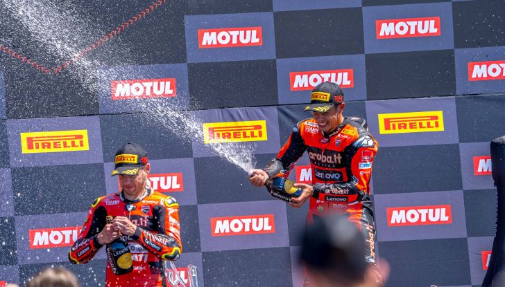 WSBK Misano 2022: Alvaro Bautista vince con la Ducati e fugge nel Mondiale - Foto 41 di 42