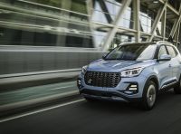 DR dà una sforbiciata ai prezzi: sconti fino a 3.000 euro